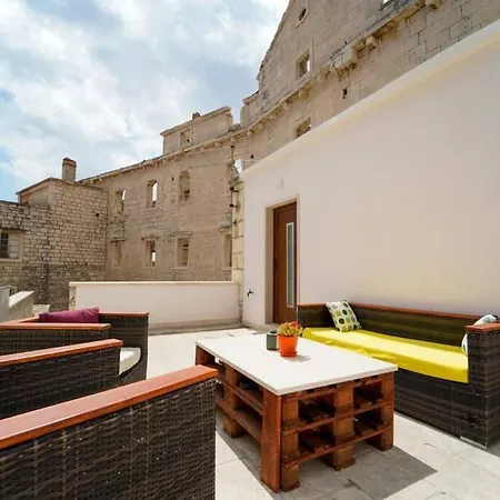 Old Palace *