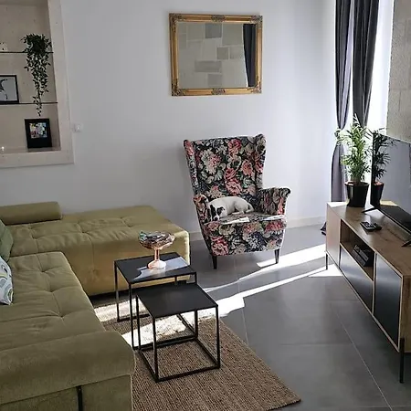 Old Palace * Selca (Brac)