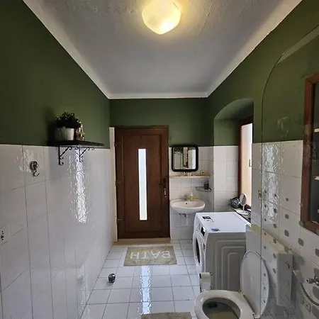 Old Palace Apartment